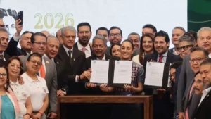 Sheinbaum firma acuerdo de jornada laboral de 40 horas