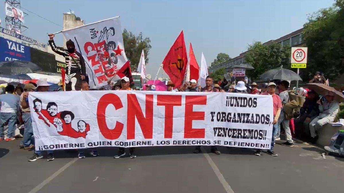 Reportan disparos en bloqueo de la CNTE en Oaxaca