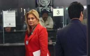 Llega Maru Campos a la FGR en CDMX para comparecer por caso de agentes de la CIA
