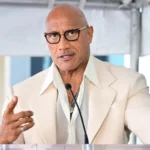 Dwayne Johnson recibe multa en Hollywood tras el homenaje a Emily Blunt