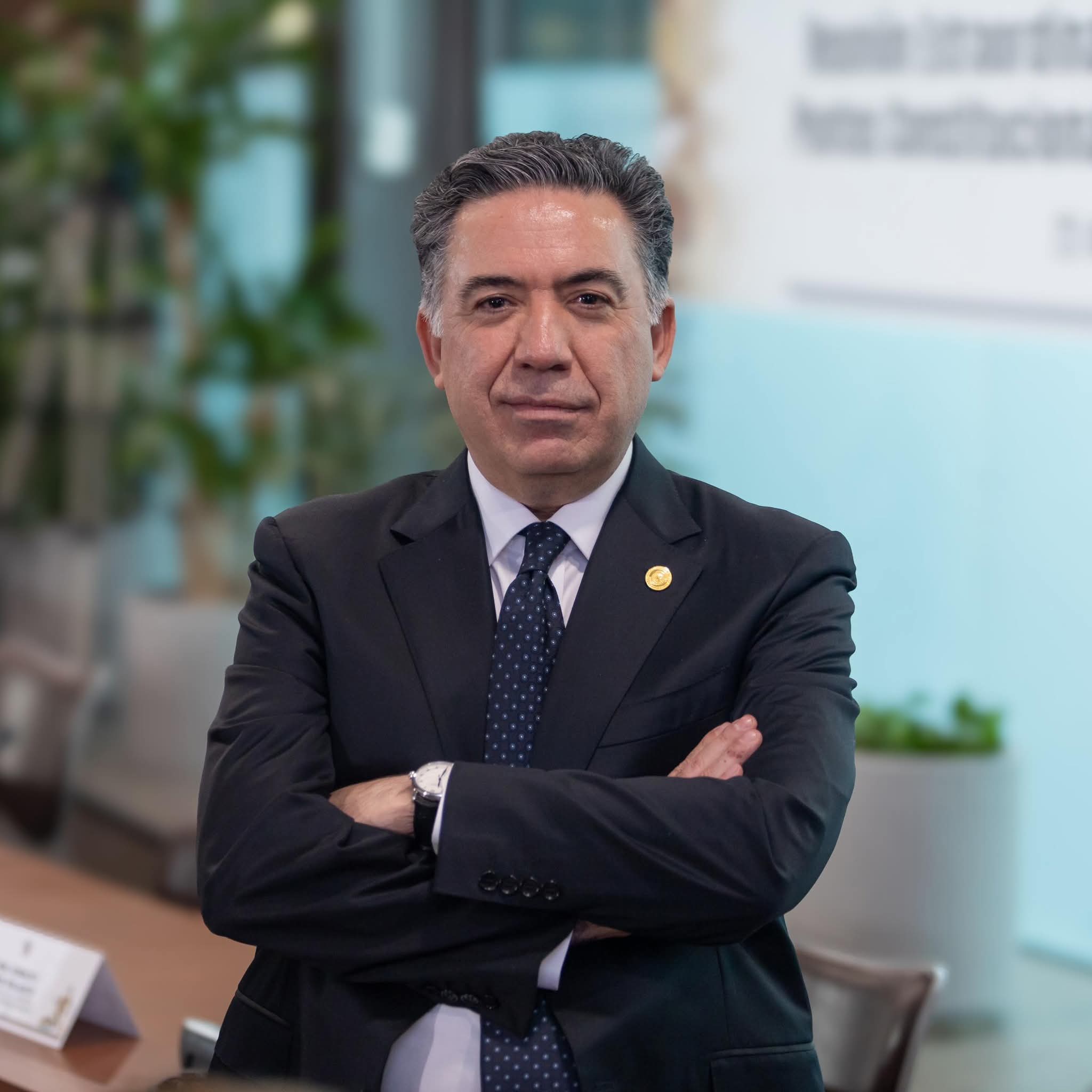 Enrique Inzunza suma 14 días sin aparecer en el Senado