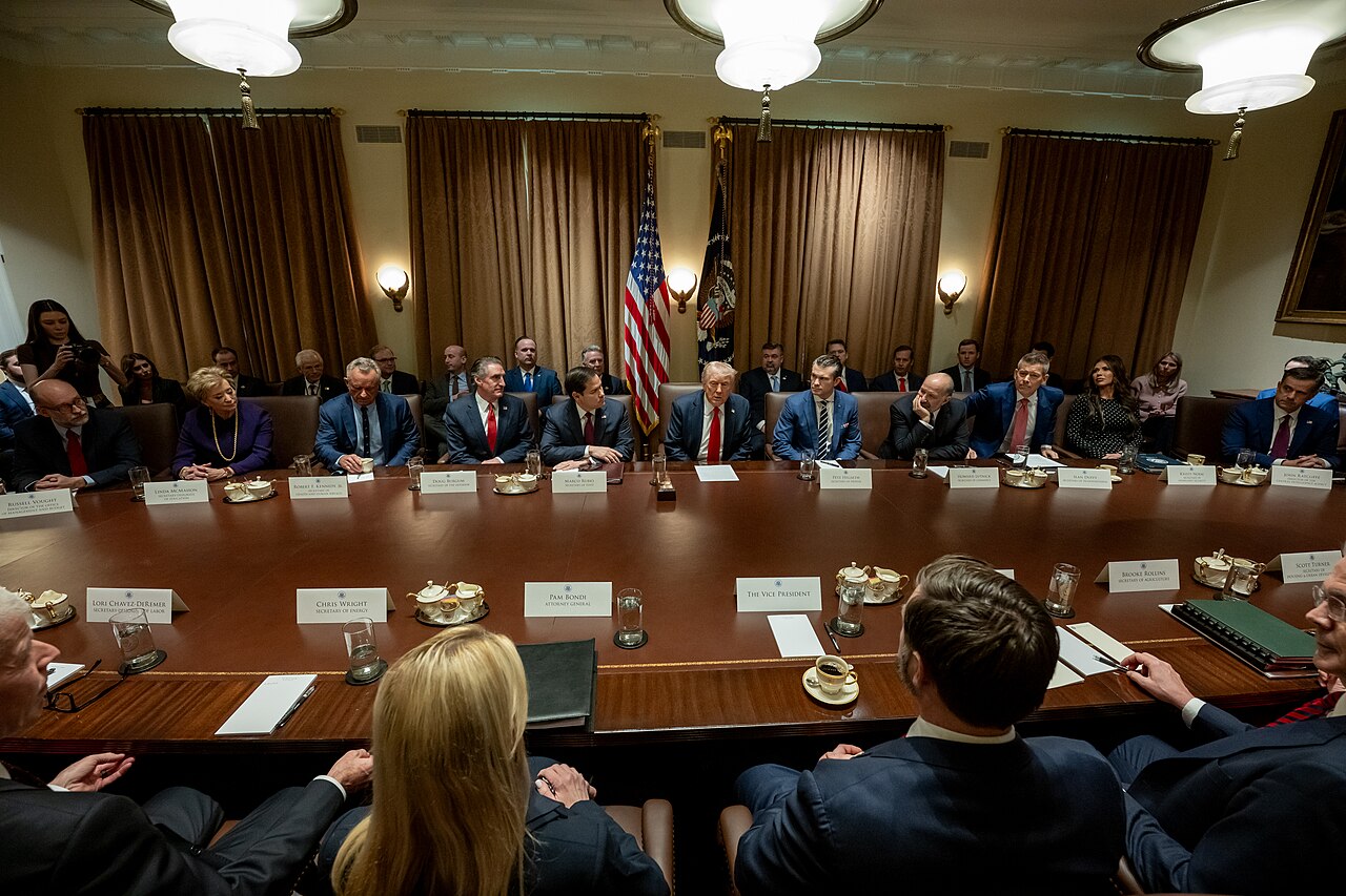 Trump convoca de emergencia a su gabinete de seguridad para decidir si ataca a Irán
