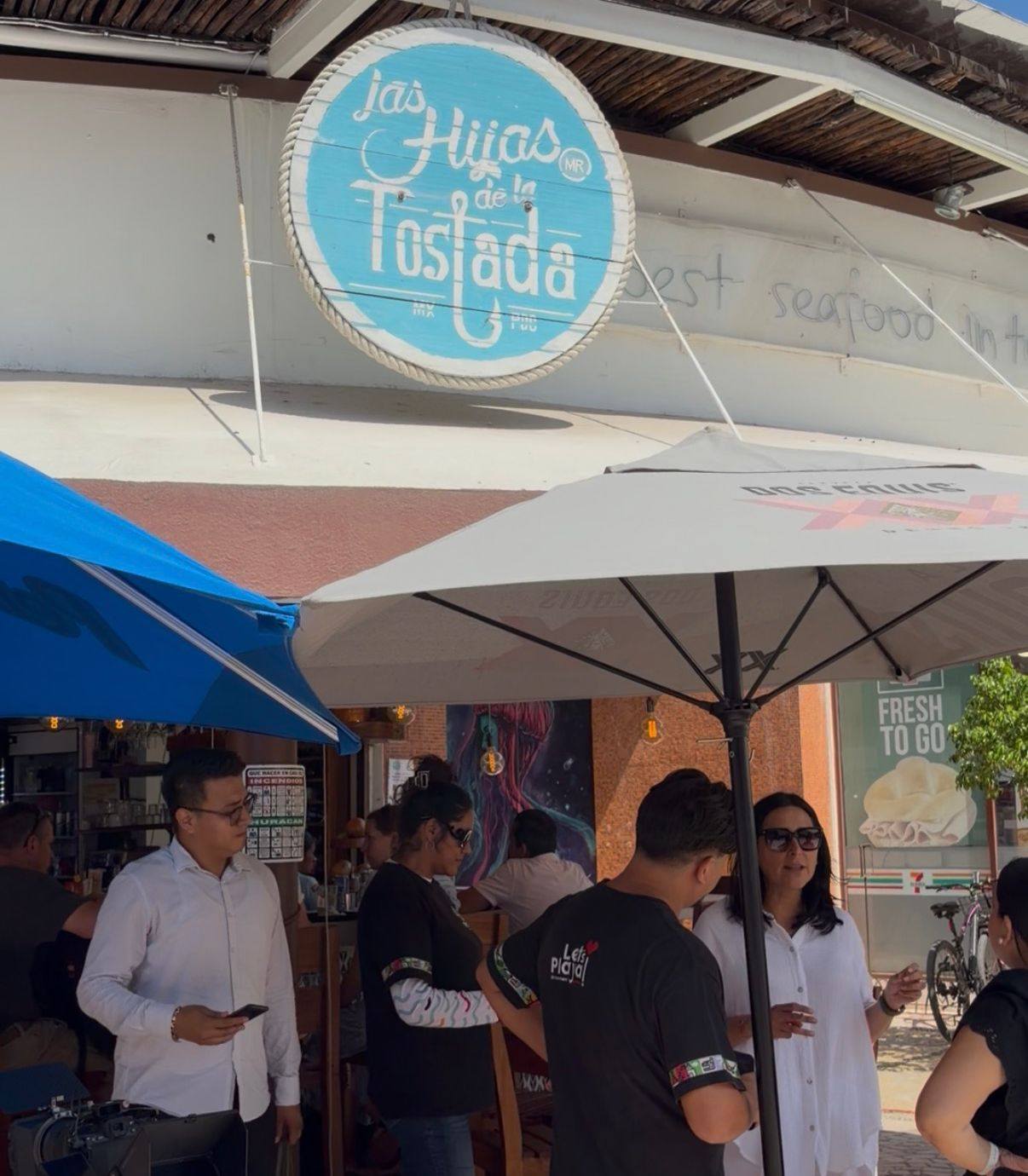Bares y restaurantes de la Quinta Avenida se unen a una iniciativa turística con descuentos para ver los partidos del Mundial.