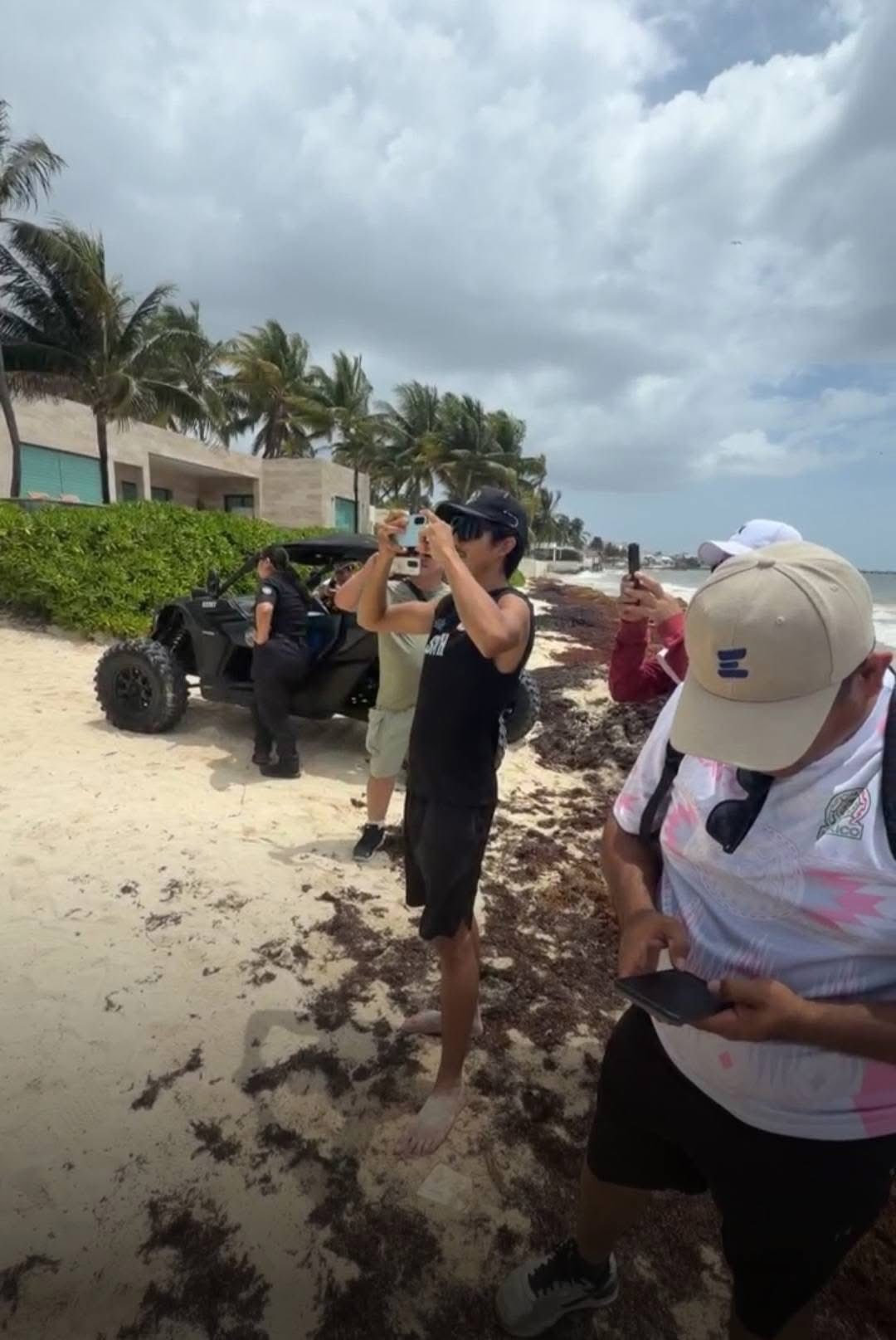 Ciudadanos de Playa del Carmen se concentraron en Playacar para defender el acceso público a playas en México tras un video viral.