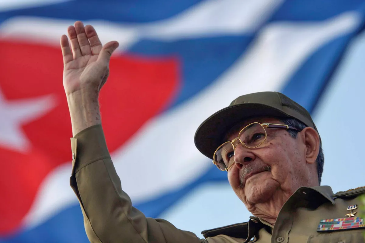 Estados Unidos analiza acusar a Raúl Castro por el derribo de aviones civiles en 1996, hecho que tensó la relación con Cuba.