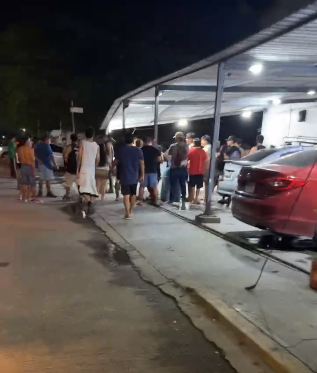 Encontronazo en la Región 100 de Cancún deja dos detenidos