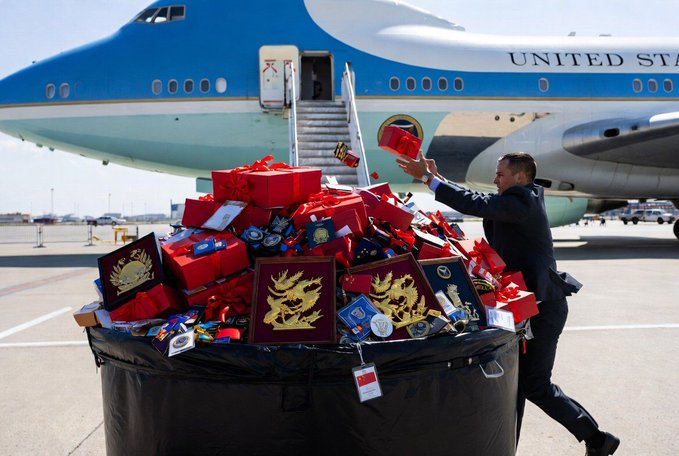 Estados Unidos tiró los regalos de China tras la visita oficial de Trump