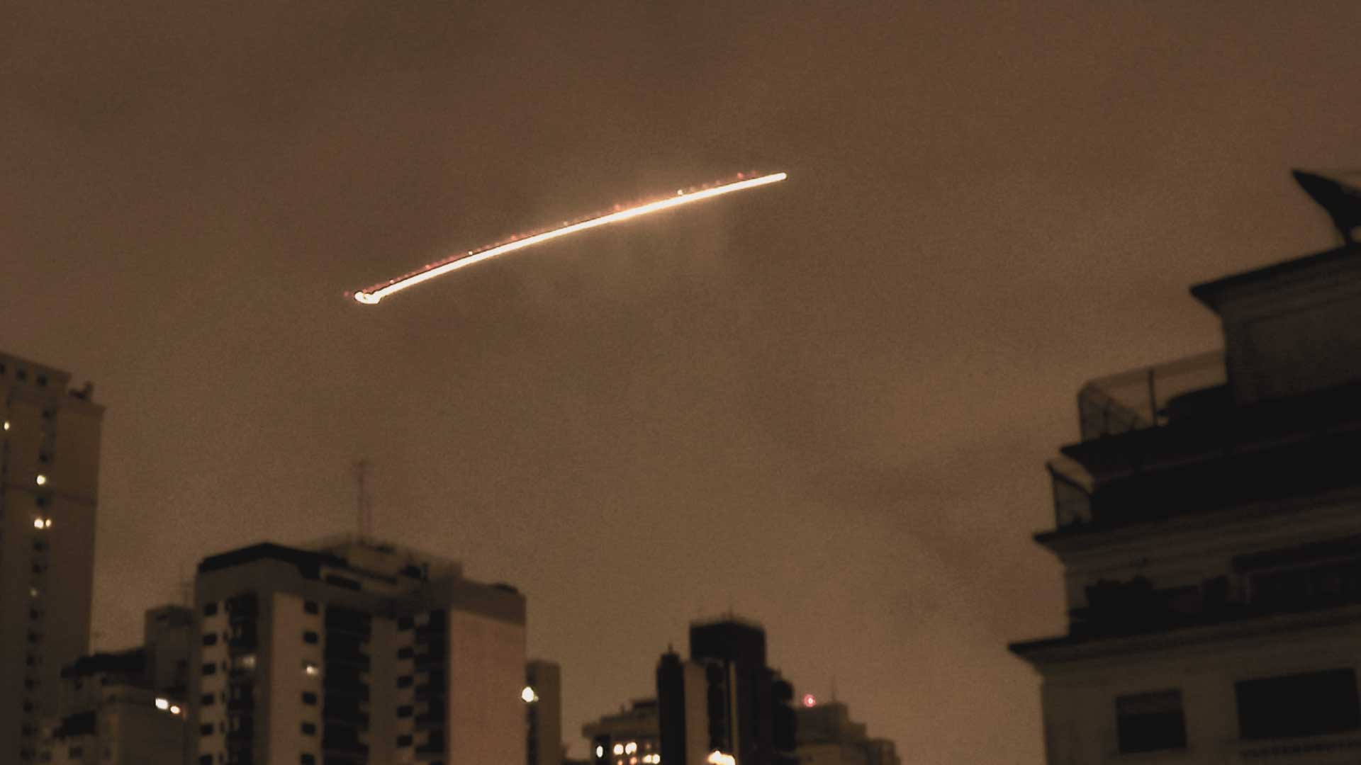 Misteriosos objetos voladores paralizan las operaciones aéreas en China