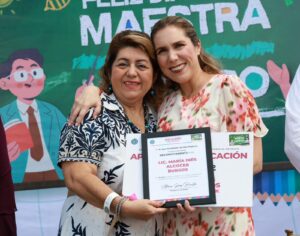 Atenea celebra a docentes isleños en el Día de la Maestra y el Maestro