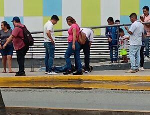 Hombre se desploma en El Crucero de Cancún