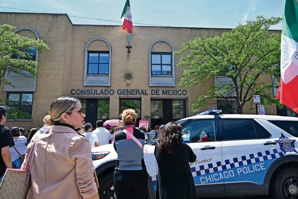 Revisión a consulados mexicanos preocupa a migrantes en Estados Unidos