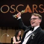 Encuentran Oscar tras perderse al obligar a director a facturarlo en aeropuerto JFK