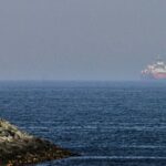 Estados Unidos  frena un buque comercial que intentó llegar a Irán