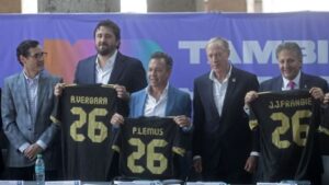 Amaury Vergara llama a disidencia y pide a jugadores de Chivas no reportar con el Tri