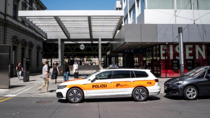 Hombre apuñala a tres personas en estación de tren de Suiza