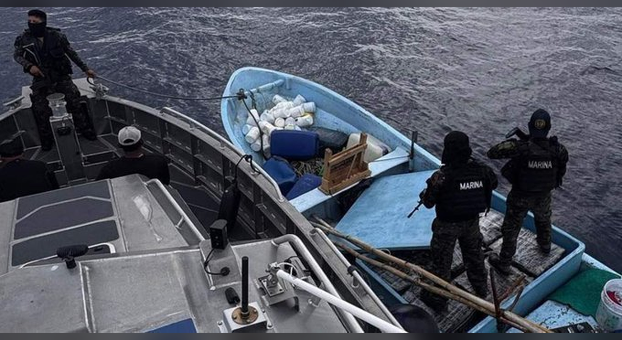 La Marina guatemalteca interceptó una lancha con 937 kg de cocaína valorados en 16 millones de dólares.