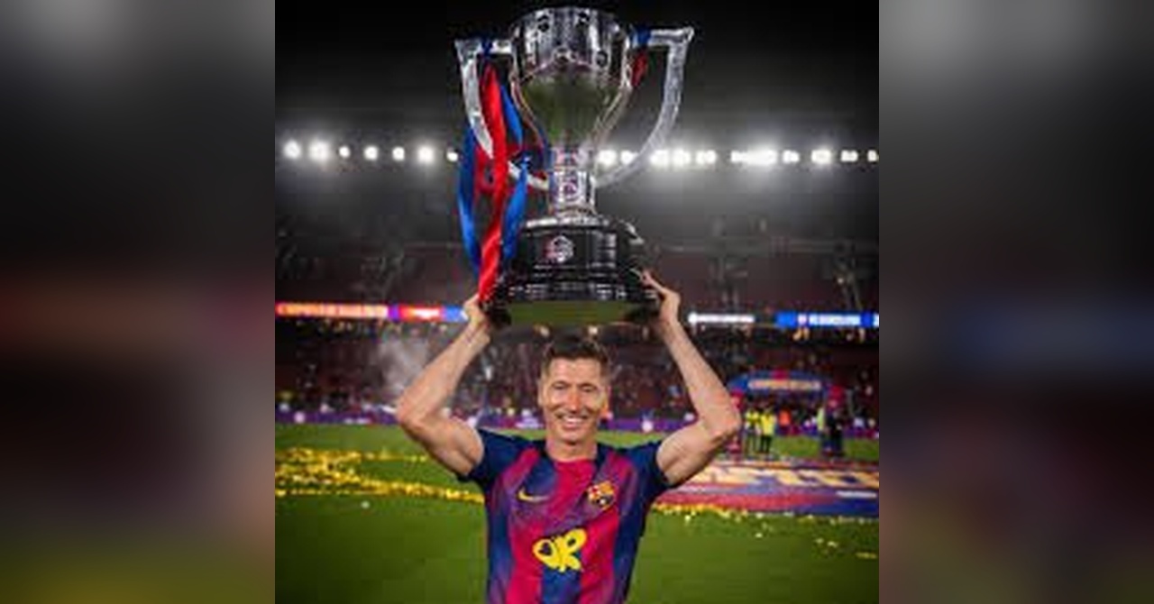 Lewandowski se va del Barcelona tras cuatro temporadas y anuncia su partida en redes sociales.