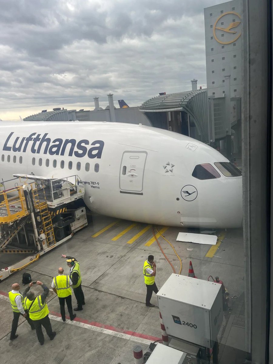 Colapsa tren de aterrizaje de avión de Lufthansa; deja varios heridos en Fráncfort