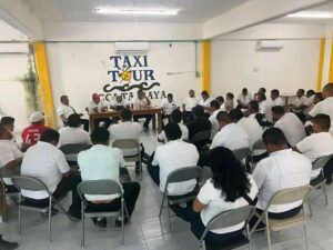 Taxistas de Mahahual amagan con protestas por fraude en concesiones