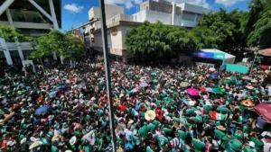 Afición rebasa acceso al Fan Fest en Guadalajara