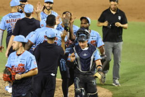 Tigres de Quintana Roo vencen a Sultanes e igualan la serie en Monterrey