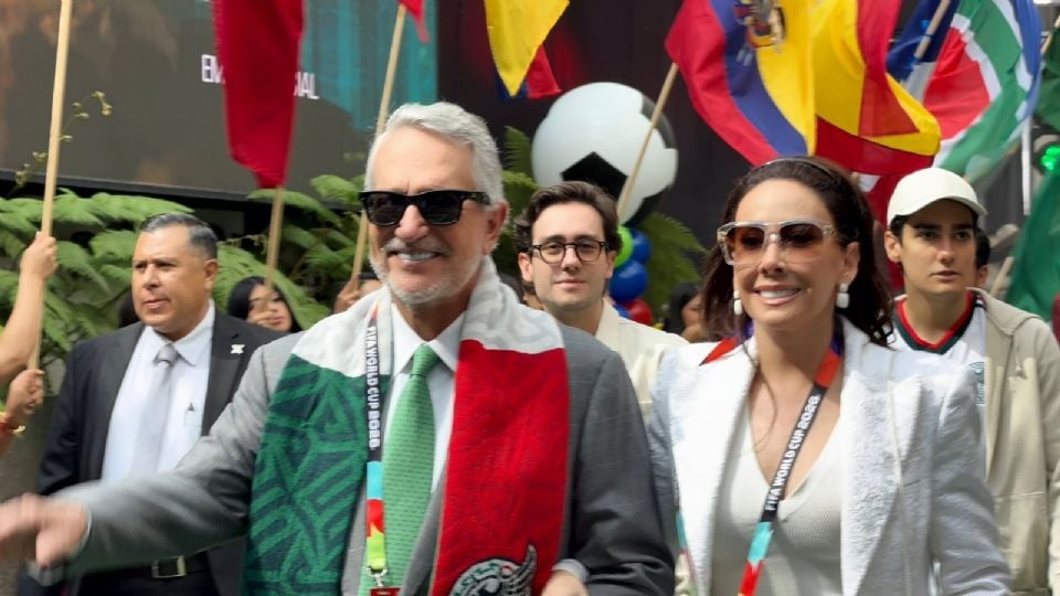A salinas pliego lo recibieron con porras de "presidente" y lo despidieron con…?