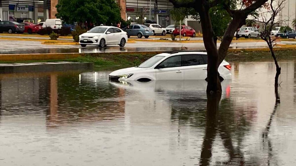 Escuelas de Mérida retoman actividades después de las inundaciones