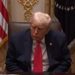 Trump enfrenta críticas por supuestos episodios de sueño en actos oficiales