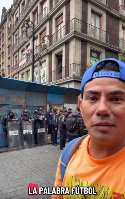 Hay un "Muro de Berlín" alrededor del Zócalo capitalino, denuncian en redes sociales