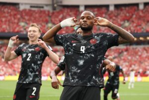 Canadá aplasta 6-0 a Qatar, pero pierde a Ismaël Koné por una grave lesión