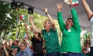 Señalan al alcalde de Puebla por transmitir irregularmente la inauguración del Mundial en el Fan Fest
