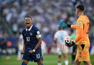Mbappé responde a senadora de Paraguay por insultos racistas y la llama “despreciable”
