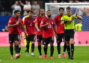 Egipto pide a la FIFA excluir al árbitro François Letexier tras derrota ante Argentina