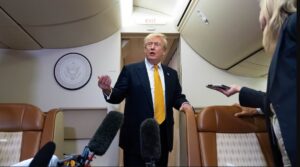 Trump impulsará una flota aérea para realizar deportaciones masivas 