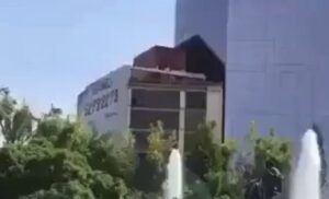 Video capta el momento en que un sismo de magnitud 7.4 sacude la costa del Pacífico mexicano