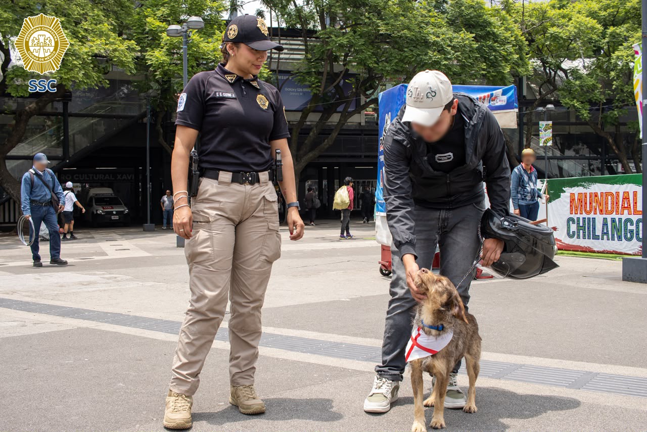 Hombre reconoce a su perrito en la TV y logra recuperarlo en jornada de adopción