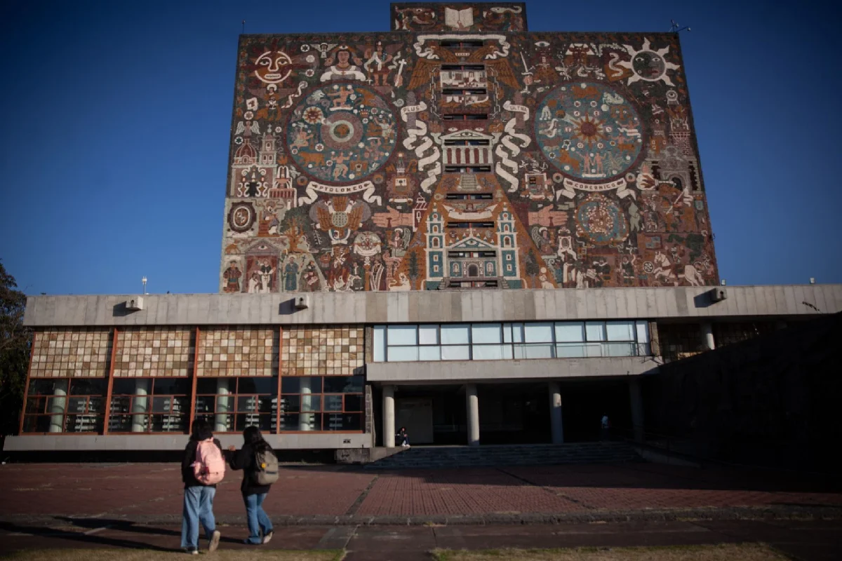 UNAM suspende inscripciones de nuevo ingreso para revisar examen en línea
