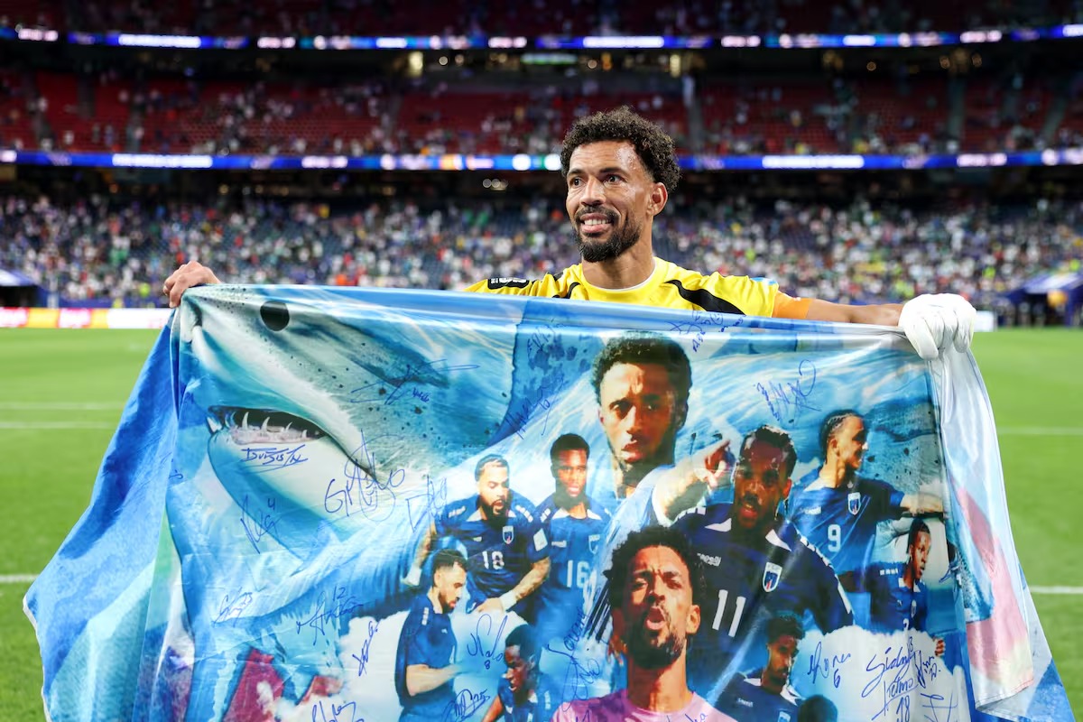 Sueldo de Vozinha contrasta con los millones que gana Lionel Messi