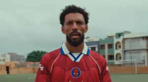 Vozinha salta del fútbol a Marvel y protagoniza campaña de Spider-Man