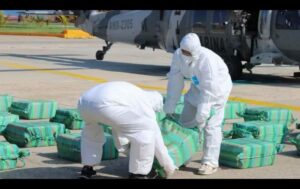 Marina asegura casi dos toneladas de cocaína frente a Zihuatanejo