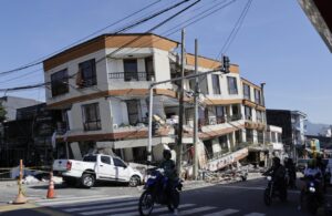 Colombia declara 3 días de duelo nacional por víctimas del terremoto de 7.4
