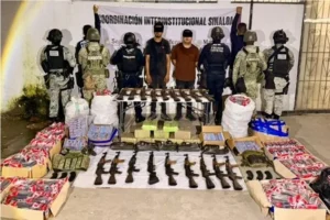 Aseguran arsenal en Mazatlán y detienen a dos hombres