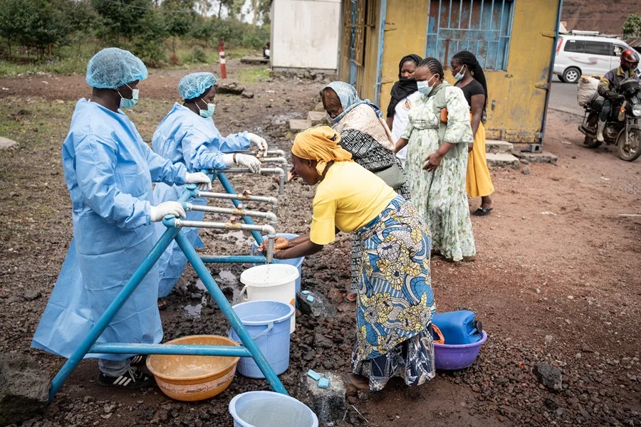 Brote de ébola supera 2 mil muertes y se extiende en Congo