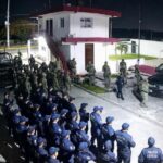 Aseguran celulares y presunta droga durante revisión en el Cereso de Chetumal