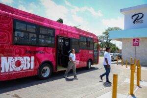 Gobierno de Quintana Roo afina detalles para tomar control del transporte público en 4 municipios