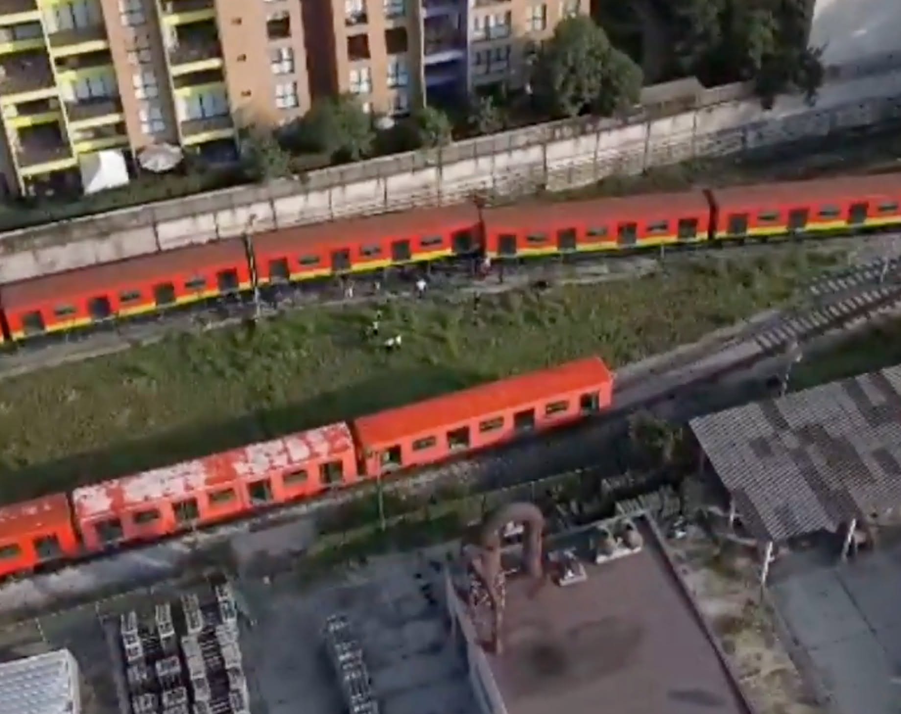 Descarrila vagón del Metro durante maniobras en Ticomán sin pasajeros