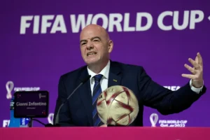 La FIFA acusa al organismo europeo UEFA de “campaña de desprestigio” en su contra