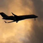 Piloto de FlyDubai apuñaló a otro y trató de estrellar el avión: Primer ministro israelí