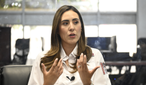Morenista con ciudadanía estadounidense deja el Senado en pleno debate sobre doble nacionalidad