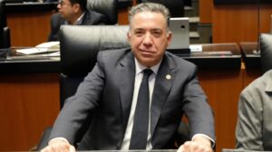 Enrique Inzunza anuncia que votará con Morena a favor de reforma contra la doble nacionalidad